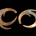 Pacchiarini Dragon Tails - holo gold